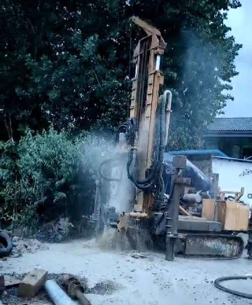 谢家集区钻岩石井
